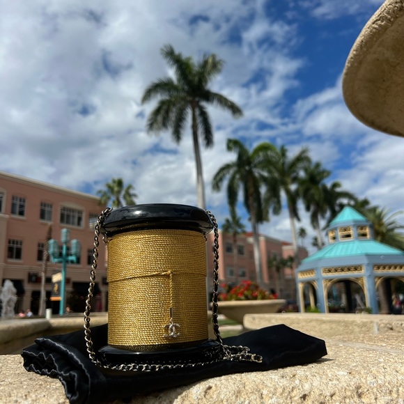 CHANEL COLLECTORS BAG - Picture 5 of 8